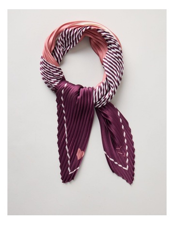 Burgundy Pleated colour