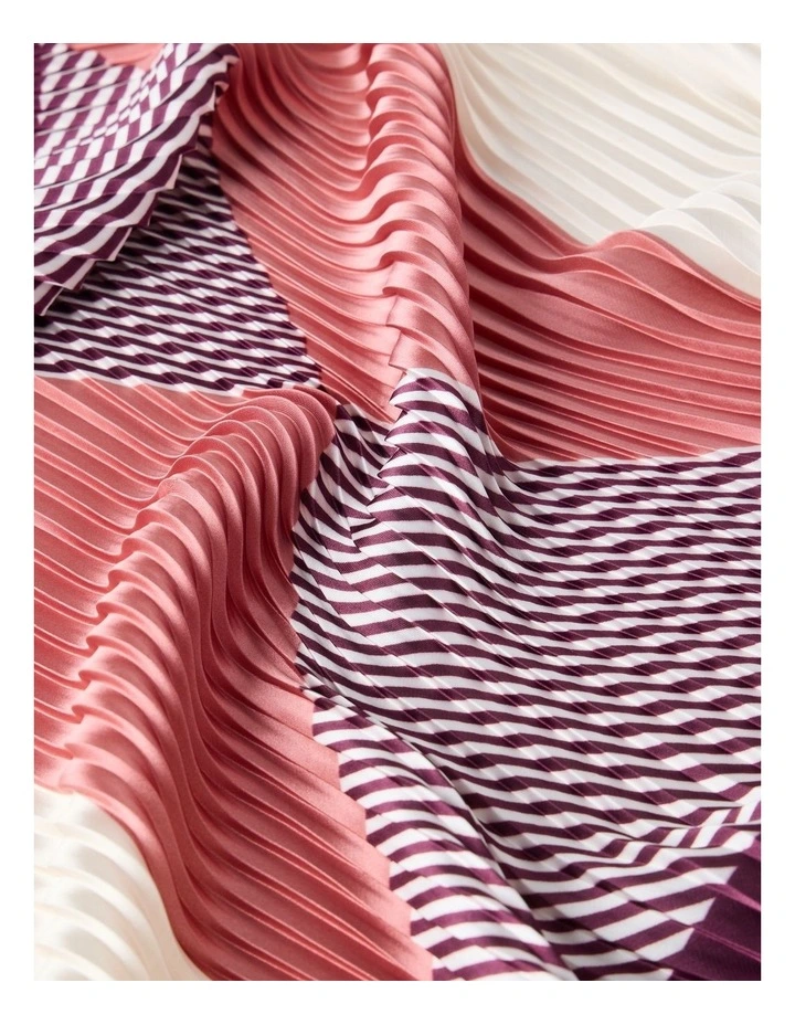 Pleated Neckerchief Scarf in Burgundy image 4