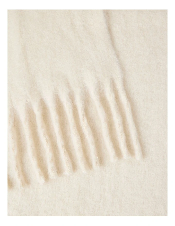 Sienna Brushed Chunky Winter Scarf in Cream image 3