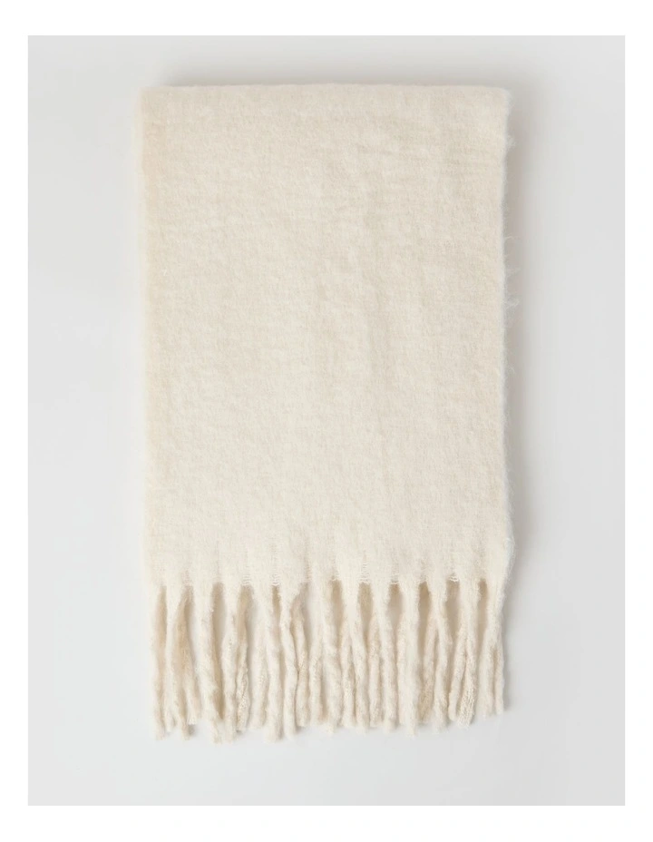 Sienna Brushed Chunky Winter Scarf in Cream image 3