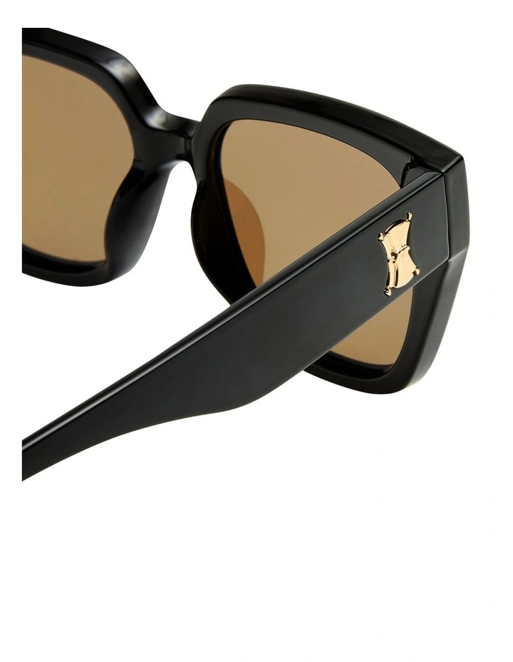 The Illusion Sunglasses in Black image 3
