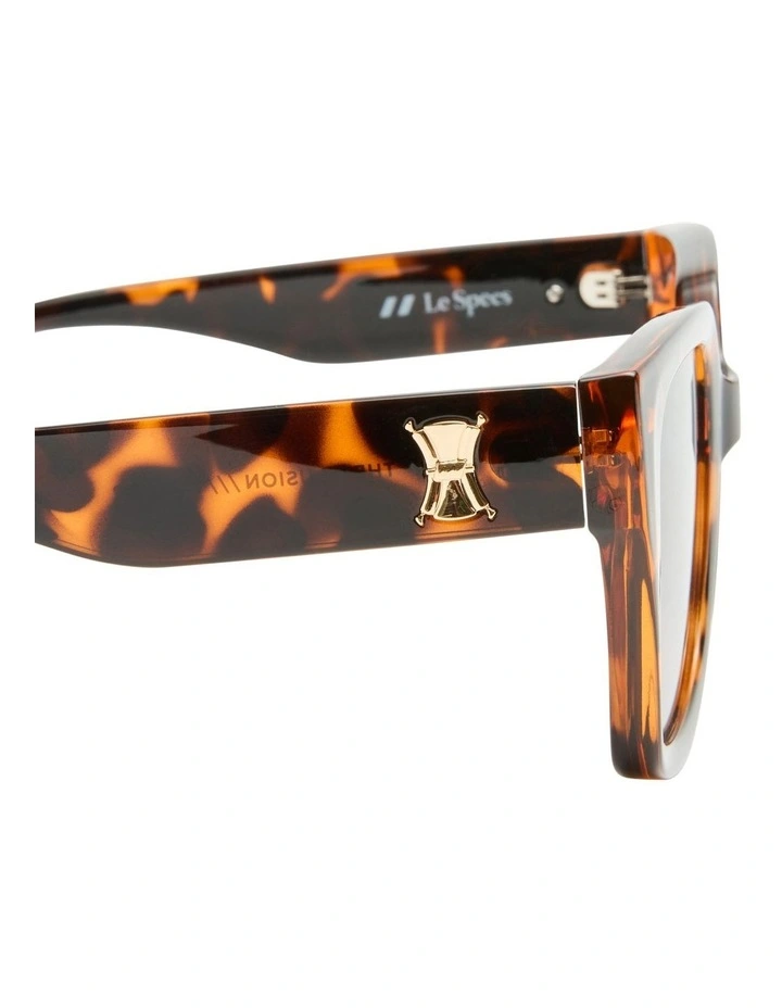 The Illusion Sunglasses in Tort image 3