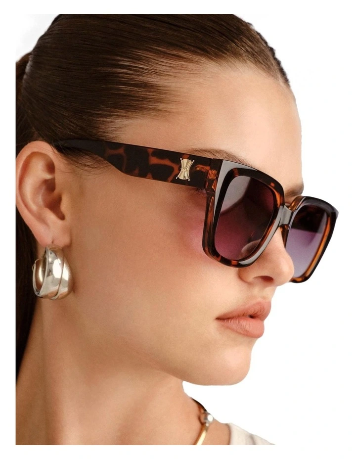 The Illusion Sunglasses in Tort image 5