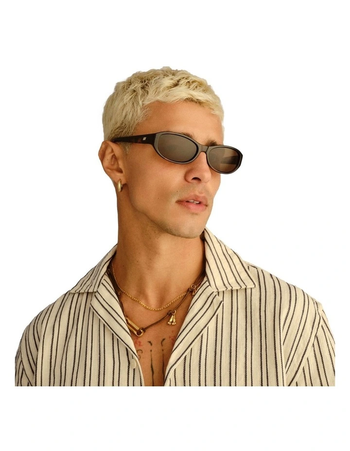 Don'T Cha Sunglasses in Tort image 5