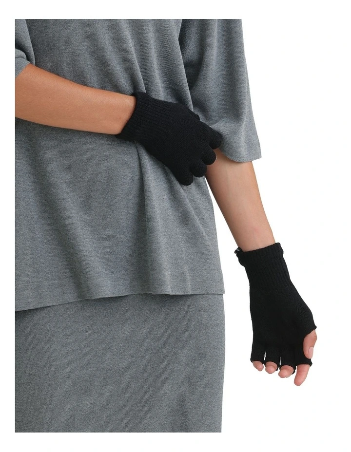 Jaylah Fingerless Gloves in Black image 2