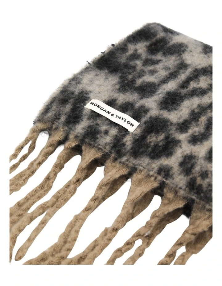 Eliana Scarf in Grey image 3