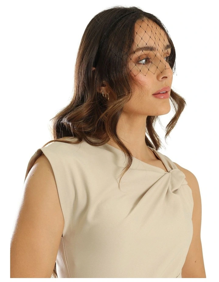 Lucia Veil Headpiece in Black image 1