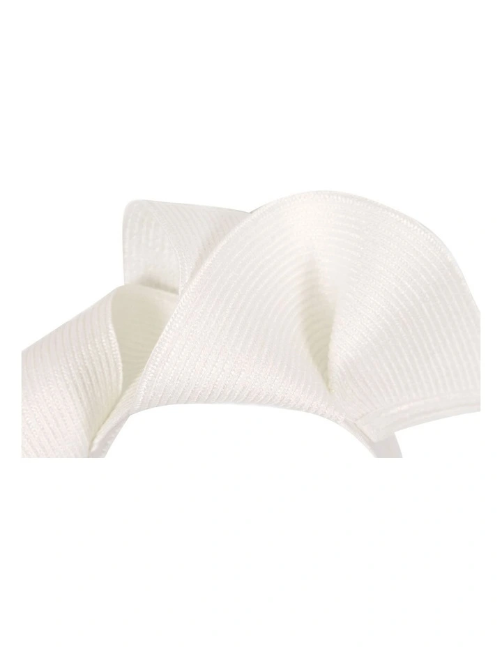 Elegant Wave Fascinator in Ivory image 3