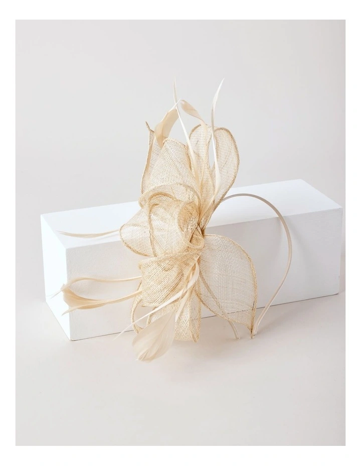 Bow Fascinator in Natural image 3