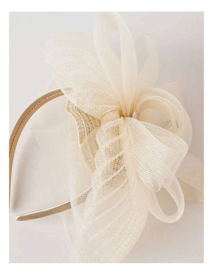Fascinator With Pleating in Ivory image 4