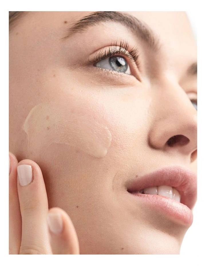 Dramatically Different Moisturizing Lotion & SPF50 Duo image 4