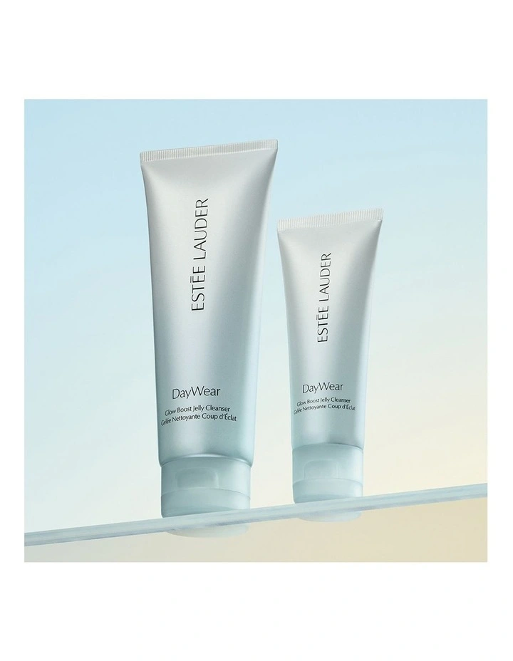 DayWear Glow Boost Gel Cleanser image 4