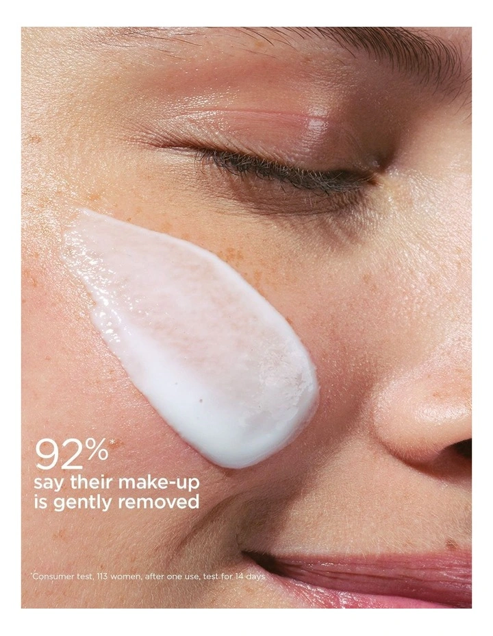Velvet Cleansing Milk Doypack image 2