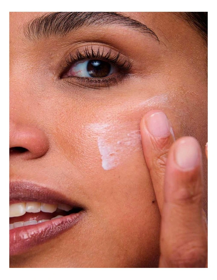 Super Restorative Day Cream SPF15 - All Skin Types 50ml image 4