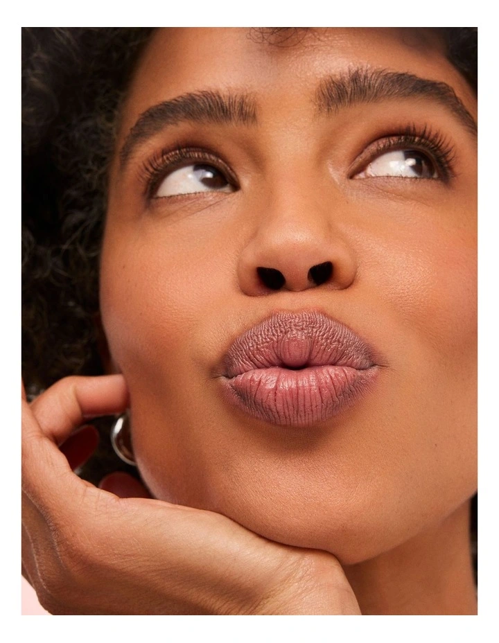 Grand Entrance Dramatic Volume, Length and Lift Mascara image 5