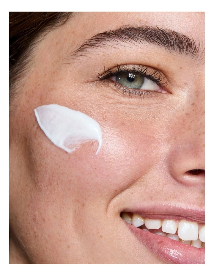 Quick Dry Moisturising Sunscreen SPF 50+ image 7