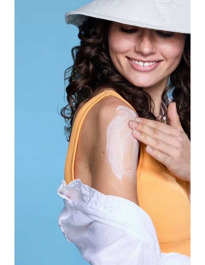 Sensitive Skin Sunscreen SPF 50+ image 6