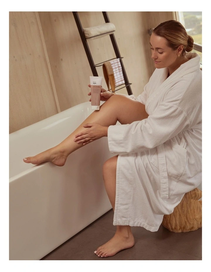 Spa Papaya & Cane Sugar Body Exfoliant 210ml image 6