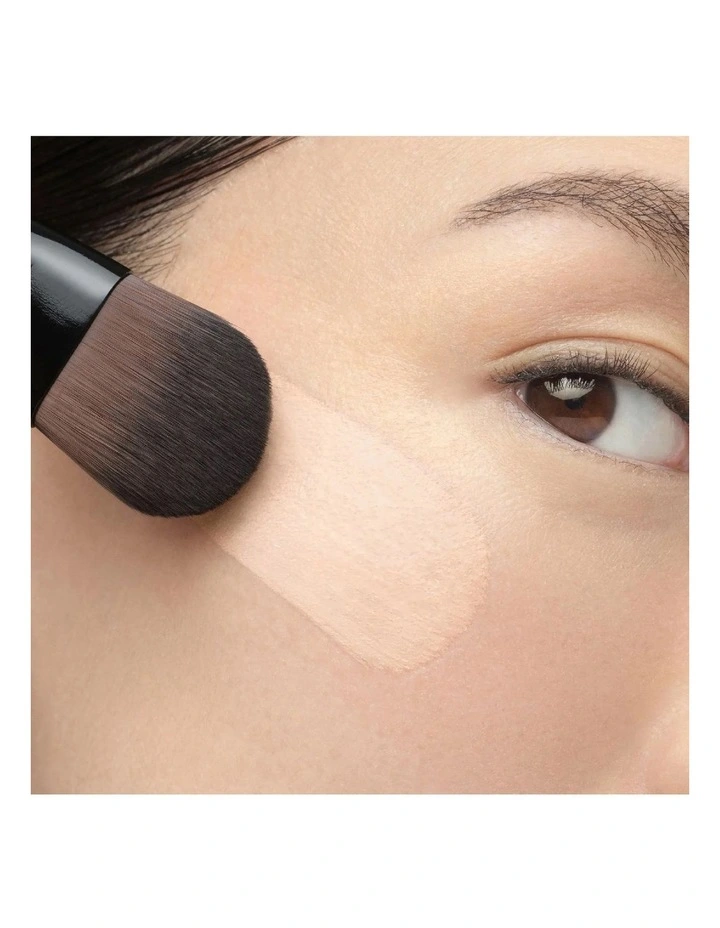 Le Soin Noir Foundation Serum 30ml image 3