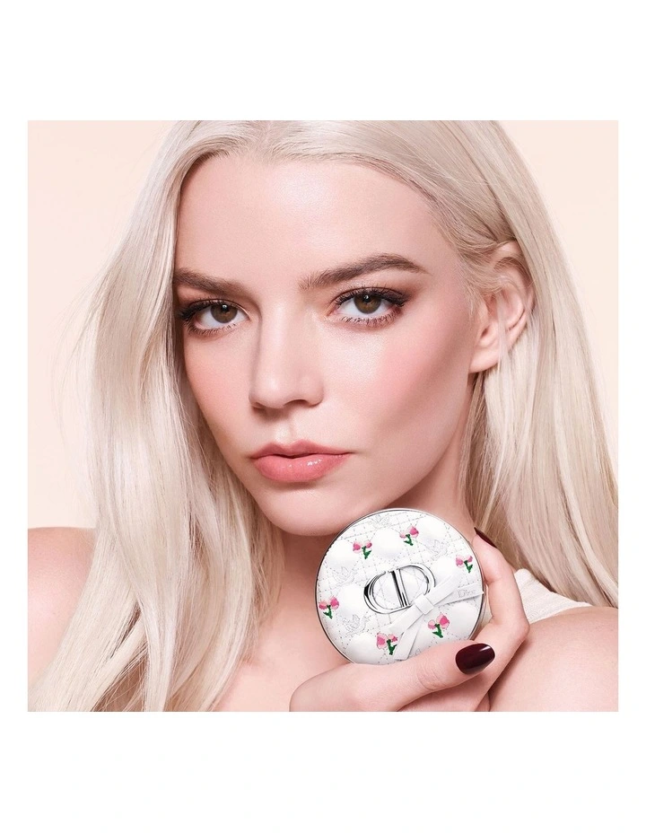 Dior Forever Cushion Case Couture Compact image 3
