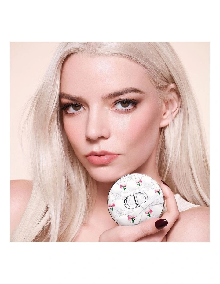 Dior Forever Cushion Case Couture Compact image 4