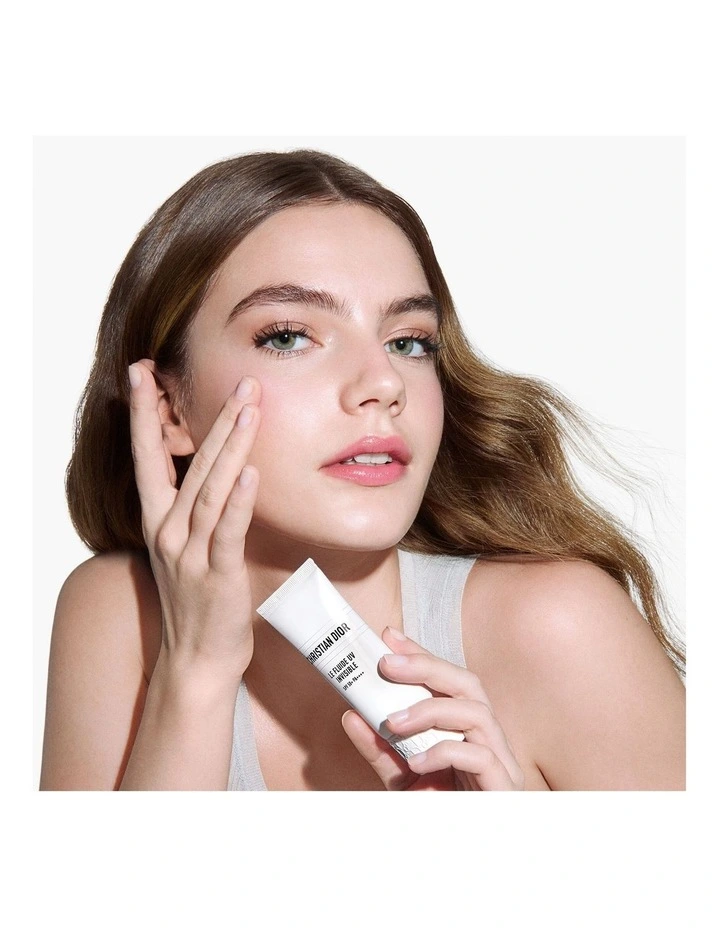 DIOR Invisible UV Fluid Hydrating Face Sunscreen image 5