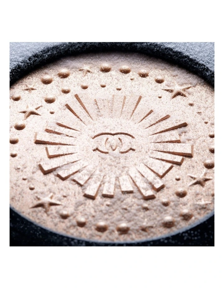 DIAMOND DUST Oversize Illuminating Powder image 4