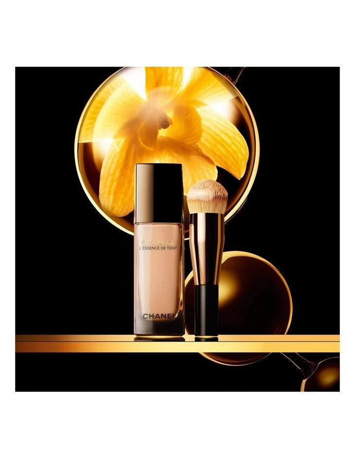 SUBLIMAGE L'ESSENCE DE TEINT Ultimate Radiance-Generating Serum Foundation image 5
