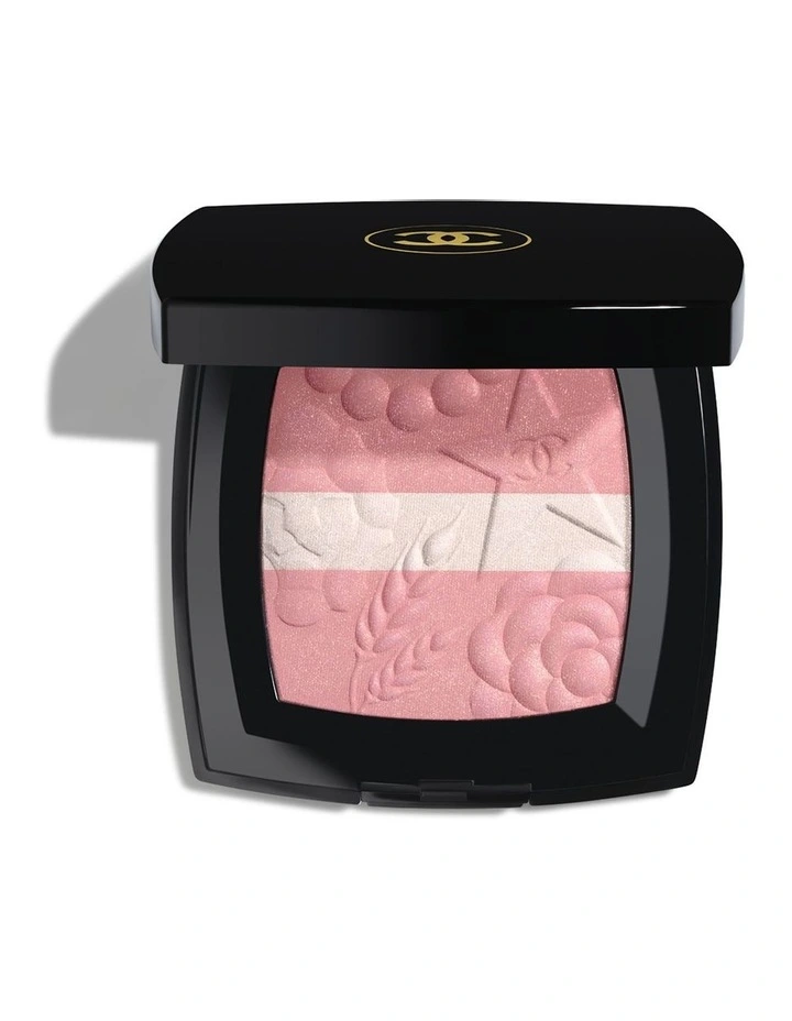 LES SIGNES DE CHANEL Illuminating Powder Blush image 1