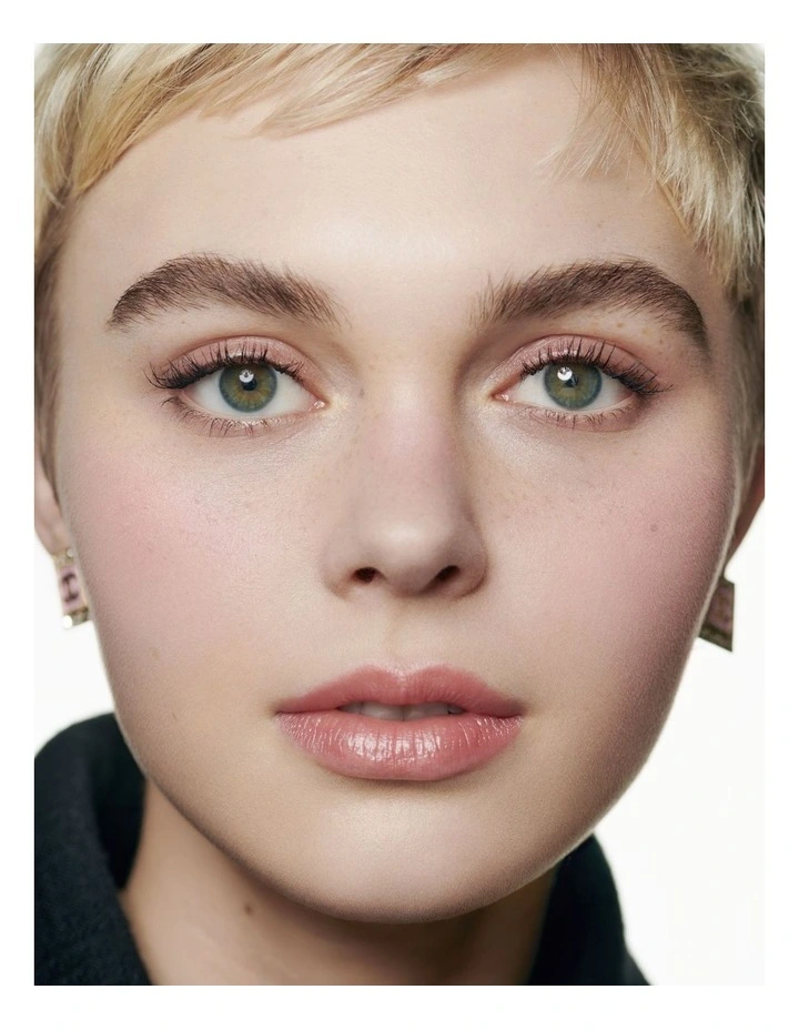 LES SIGNES DE CHANEL Illuminating Powder Blush image 5