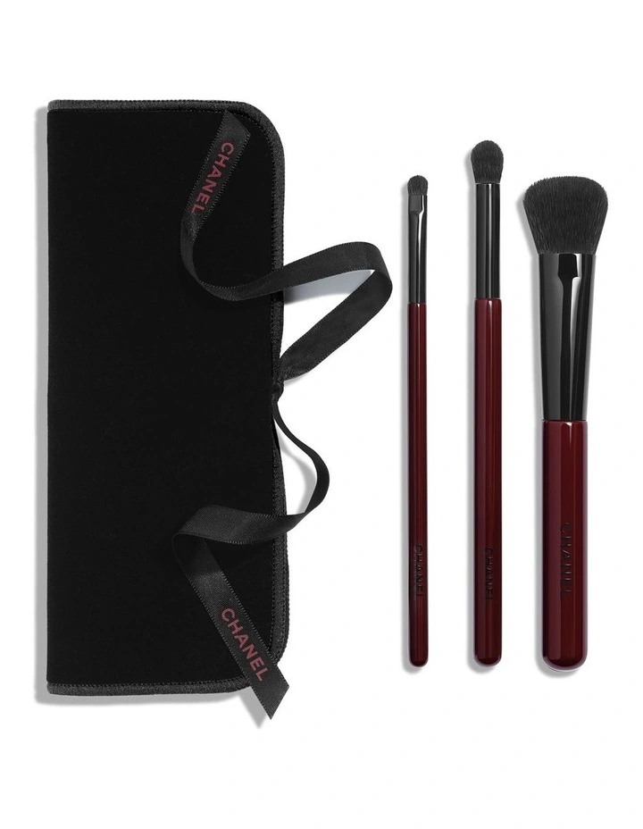 LES PINCEAUX ROUGE NOIR 3 Professional Makeup Brushes image 1