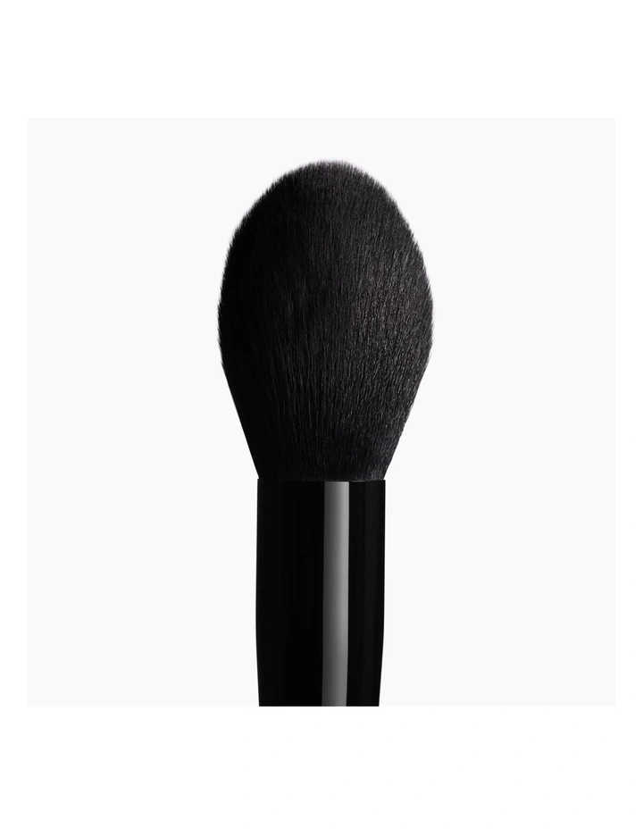 Chanel Pinceau Poudre Nº106 Powder Brush image 2