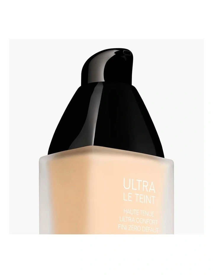 Chanel Ultra Le Teint Fluide Flawless Finish Foundation image 2