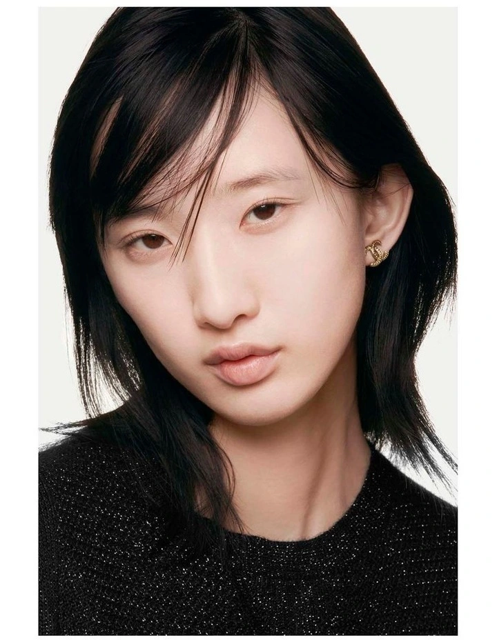 Chanel Ultra Le Teint Fluide Flawless Finish Foundation image 4