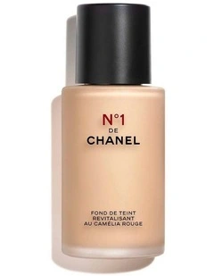 N°1 DE CHANEL REVITALIZING FOUNDATION Illuminates  Hydrates  Protects