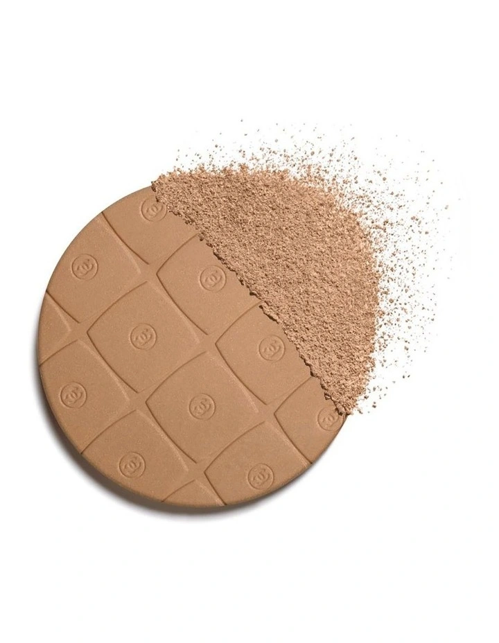 Luminous Powder for a Healthy Sun-Kissed Glow. Face and Body. Oversize Format. image 3
