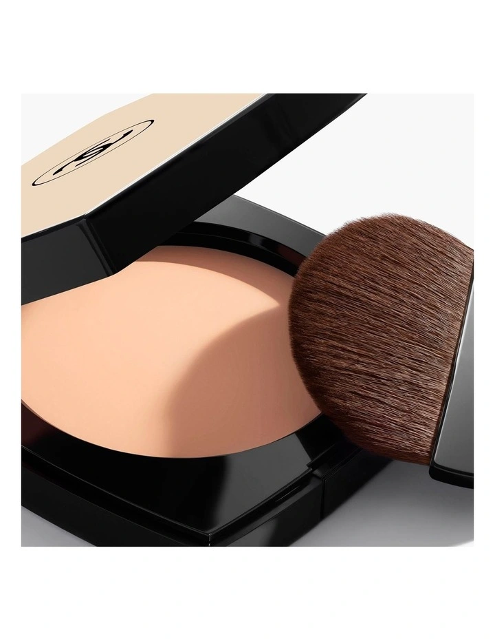 Chanel Les Beiges Healthy Glow Sheer Powder image 2