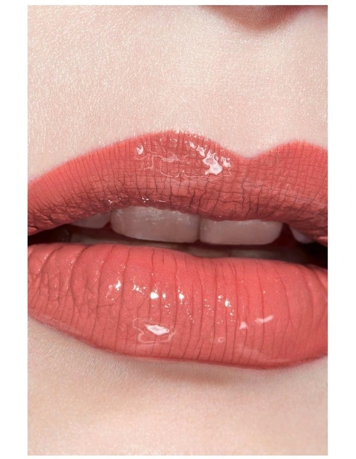 Chanel Le Rouge Duo Ultra Tenue Ultrawear Liquid Lip Colour image 3