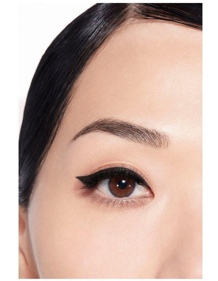 LE LINER DE CHANEL High Precision Longwearing And Smudgeproof Liquid Eyeliner image 3
