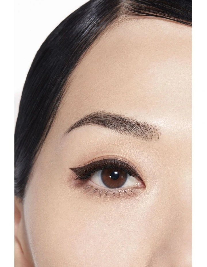 LE LINER DE CHANEL High Precision Longwearing And Smudgeproof Liquid Eyeliner image 3