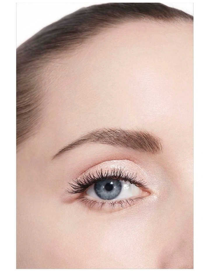 Chanel Ombre Premiere Laque Longwear Liquid Eyeshadow image 6