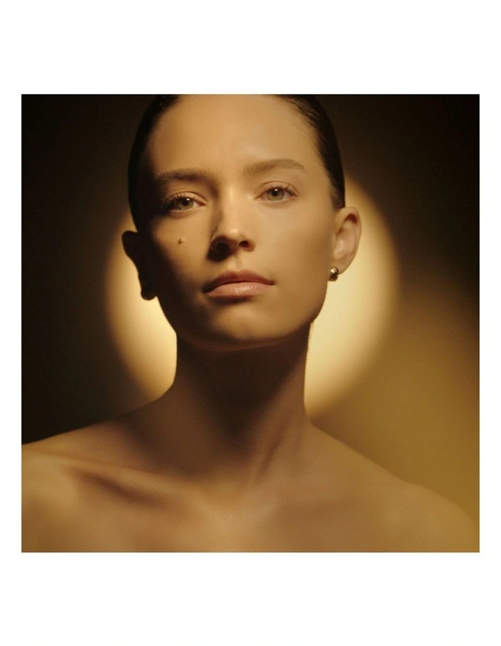 Chanel Sublimage L'Extrait De Nuit Repair Night Concentrate image 6