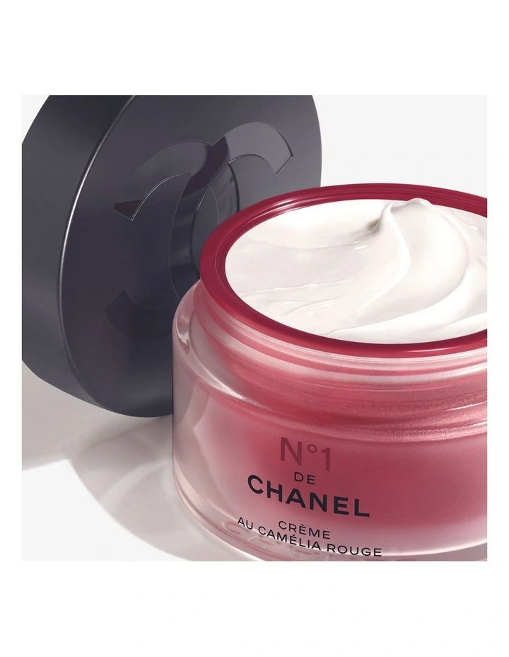 N°1 DE CHANEL RED CAMELLIA CREAM Plumps - Smooths - Protects image 2