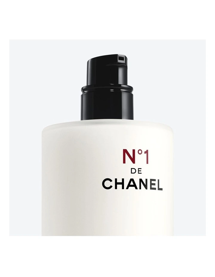N°1 DE CHANEL REFINING YOUTH EMULSION Refines Skin Texture  Mattifies  Smooths image 2