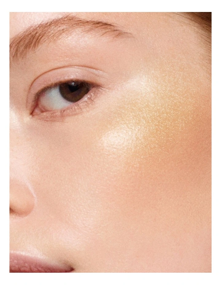 Soleil de Feu Glow Highlighter image 3
