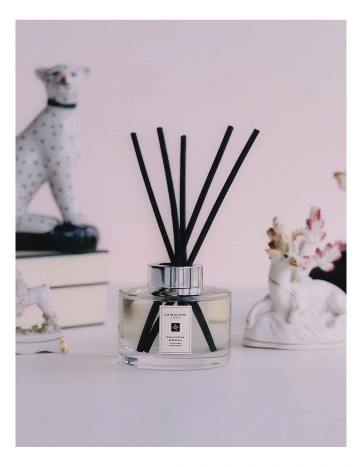 English Pear & Freesia Reed Diffuser image 4