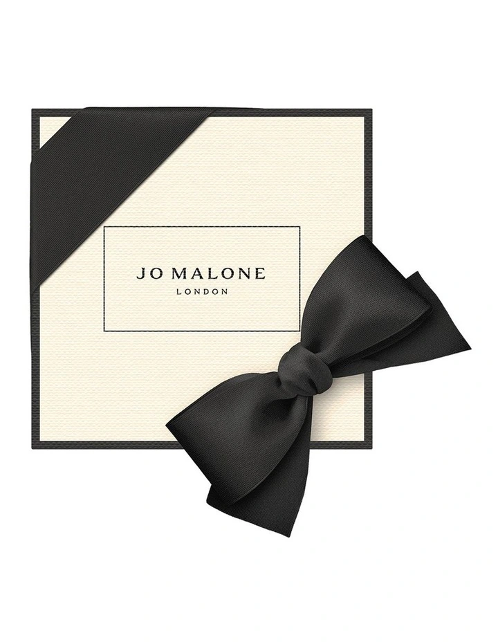 Velvet Rose & Oud Body Creme image 3