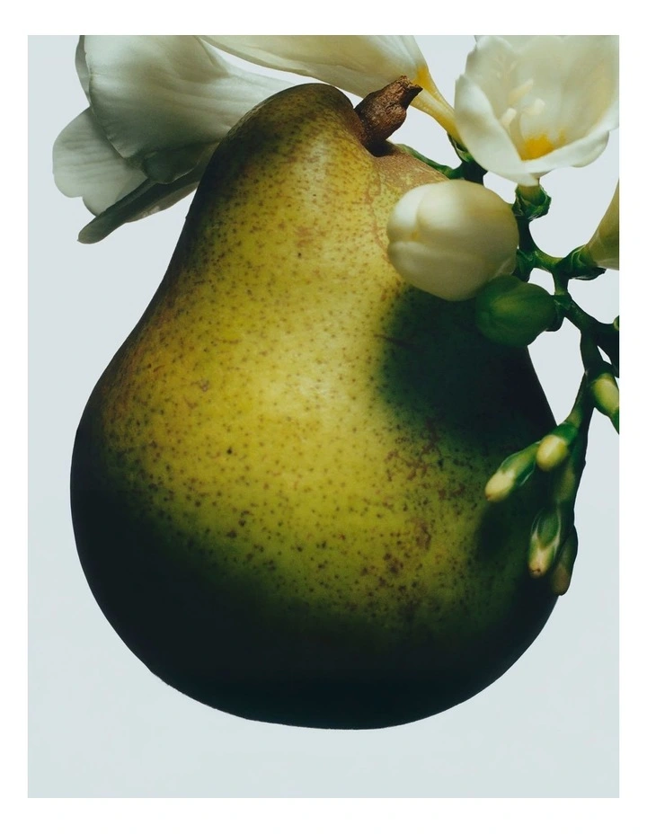 English Pear & Freesia Body & Hand Lotion 250ml image 2