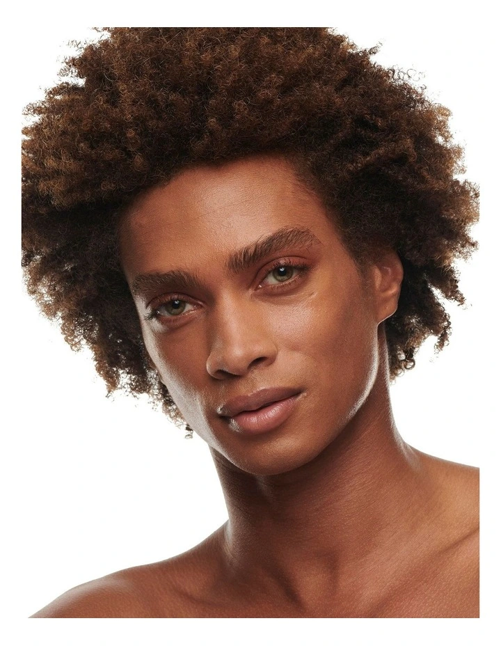 Studio Radiance Serum-Powered Foundation image 3