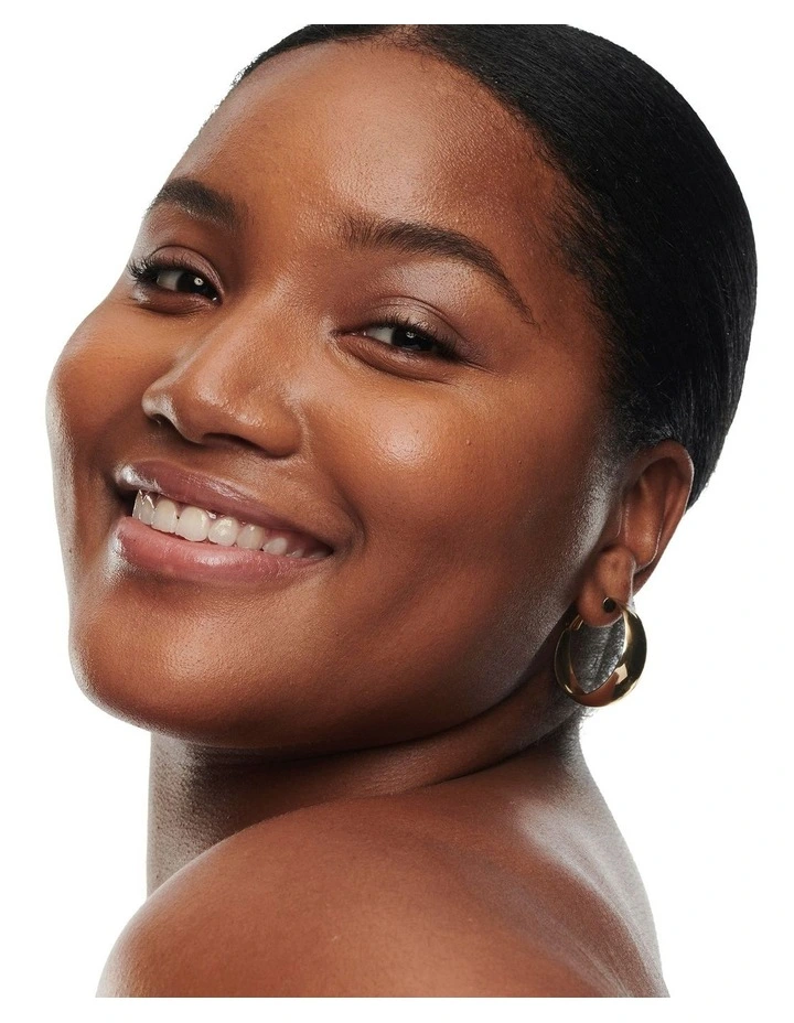 Studio Radiance Serum-Powered Foundation image 3